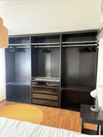 IKEA PAX Kleiderschrank mit KOMPLEMENT Inneneinrichtung