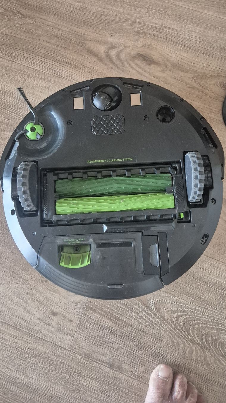 Irobot Aspirateurs & Accessoires: Roomba i5+ – D'occasion à Laupersdorf par pirmin_88 3