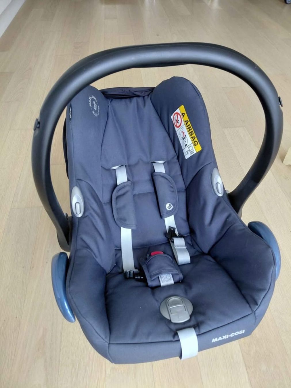 Maxi-Cosi Sièges auto: Maxi Cosi Cabriofix – D'occasion à Winterthur par linngu