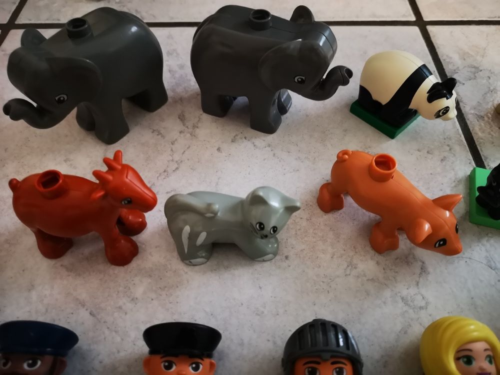 Duplo Jouets: (F15)  18 x Lego Duplo Figuren, Tiere pandabär, Elefant,Hund – D'occasion à Sevelen par gsandax 6