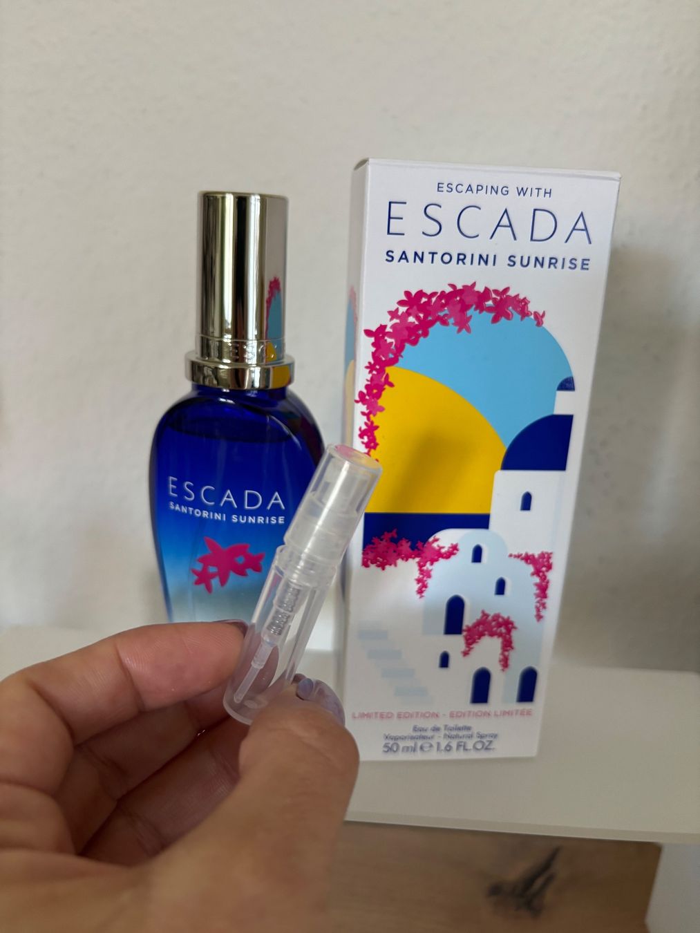 Escada Profumi & Eau de Toilette: ESCADA Santorini Sunrise EDT 2ml. Abfüllung – Usato da Zürich venduto da deruja 1