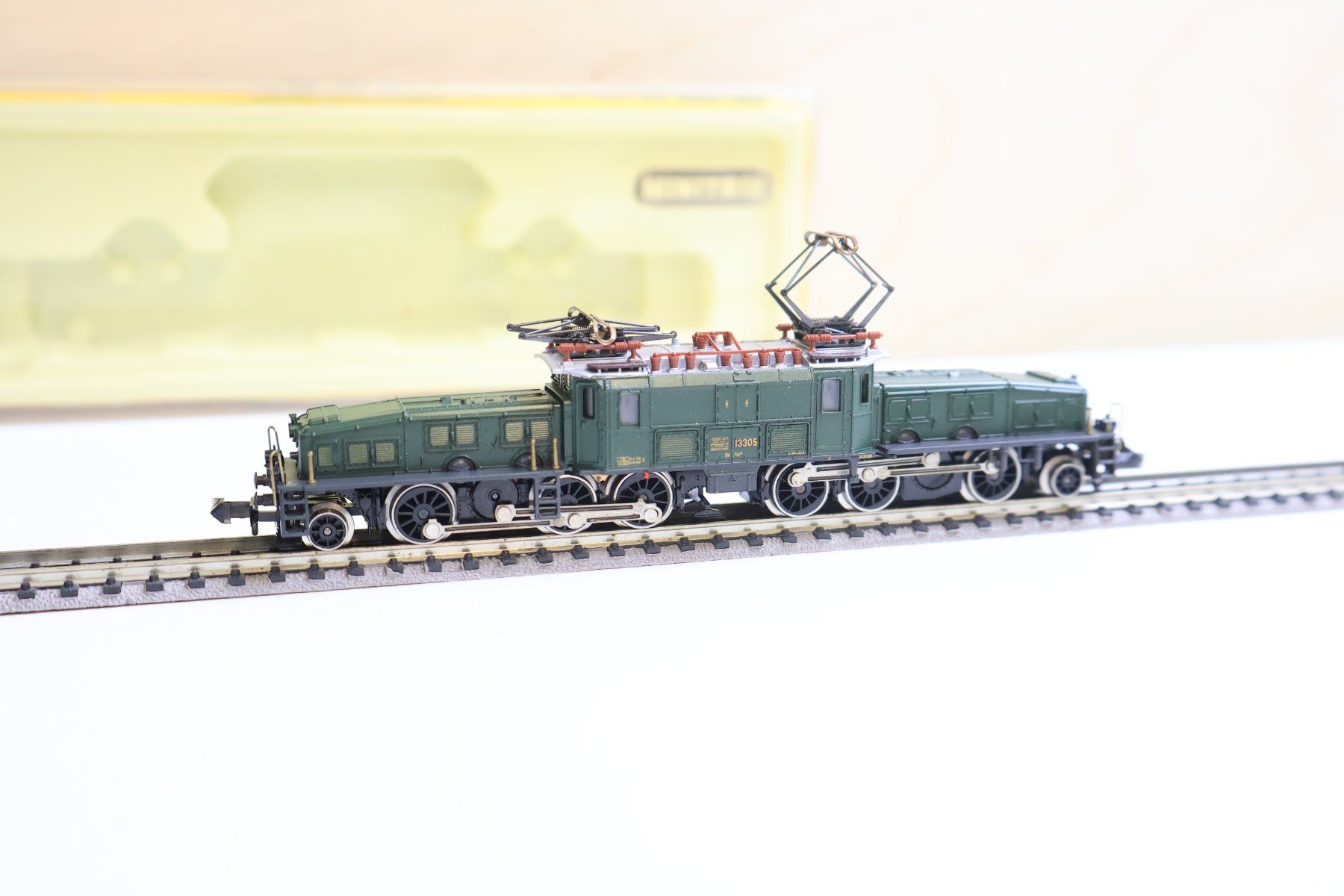 Trix Modelleisenbahnen: Minitrix SBB Krokodil "grün" E-Lok 2926 - mit OVP – Defekt aus Winterthur von Monstera 3