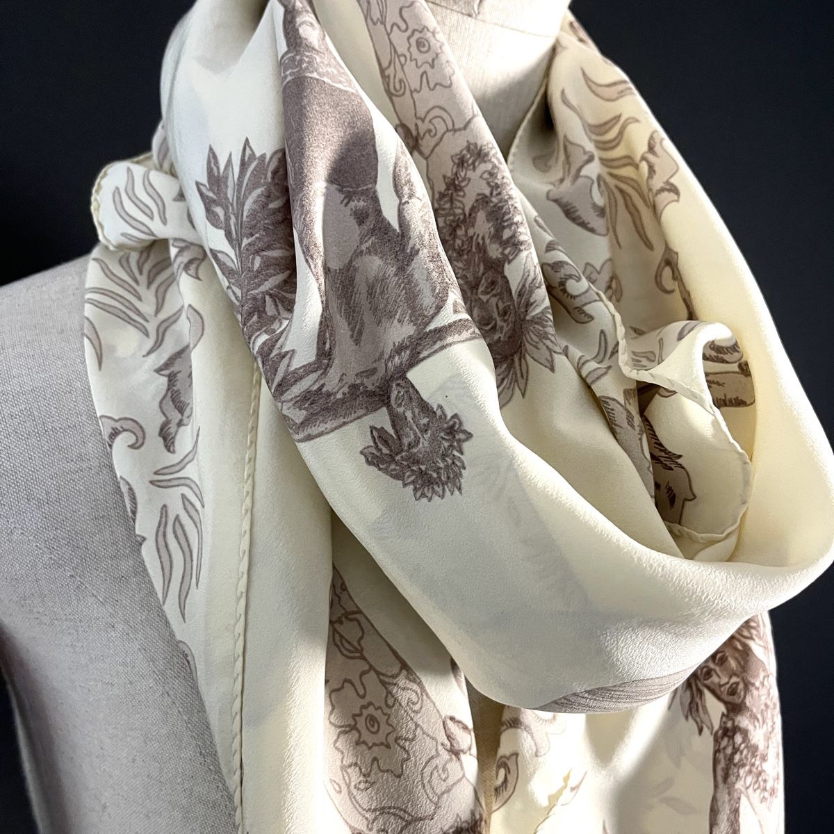 Foulard & Sciarpe: I BLUES Big Silk Scarf – Nuovo (secondo la descrizione) da Emmen venduto da Nightingale_2022 2