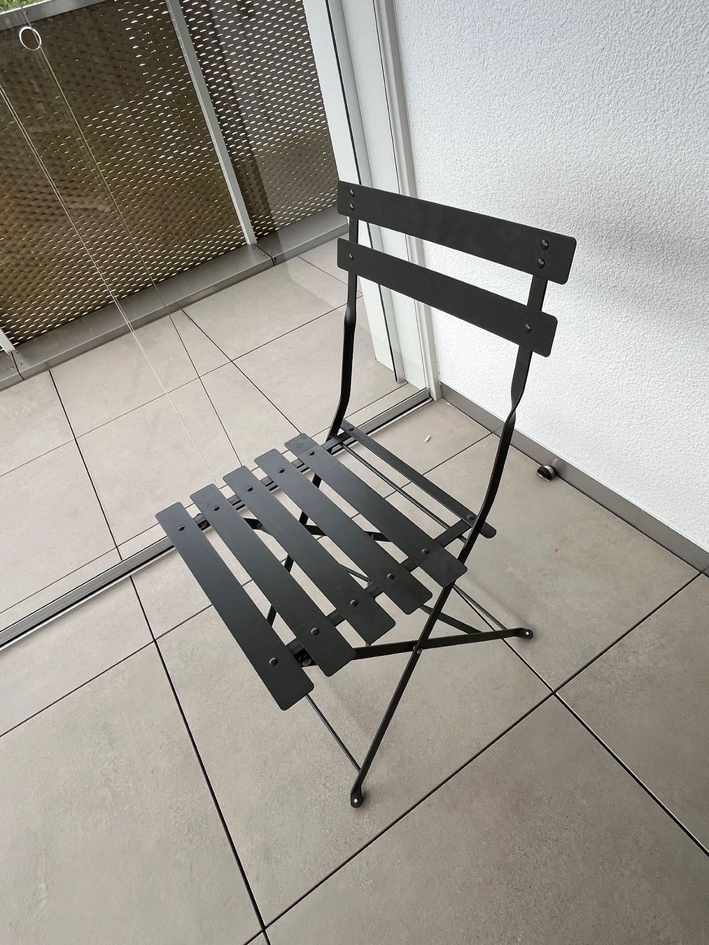 Tischset: Bistro-Gartentisch mit Klapptisch und 2 Klappstühlen – Gebraucht aus Dietlikon von ZWE59 3