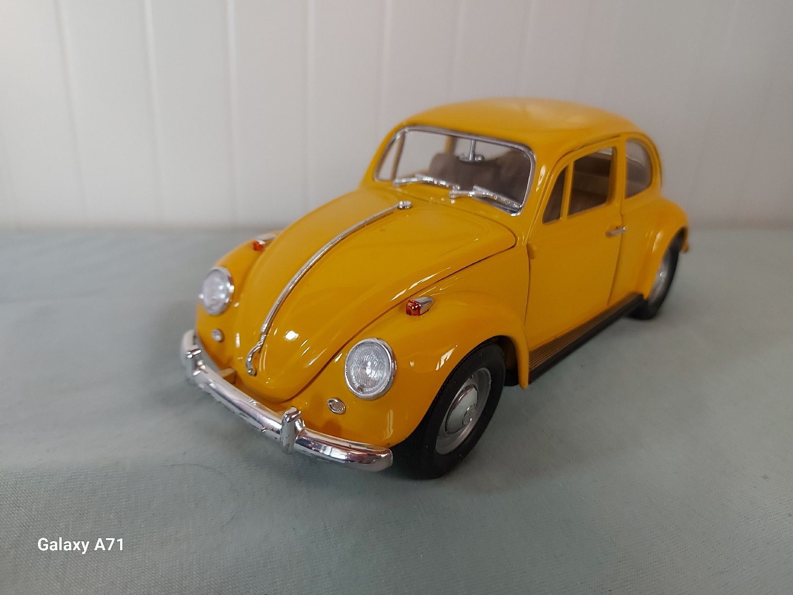 Volkswagen Voitures modèles: VW Käfer mit Box – D'occasion à Rumisberg par AaronRodgers81 1