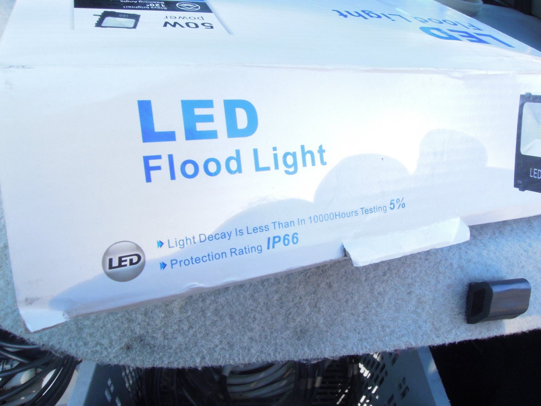 Lampade: LED Flood Light 50w Strahler – Usato da Morbio Inferiore venduto da supermammuth 1
