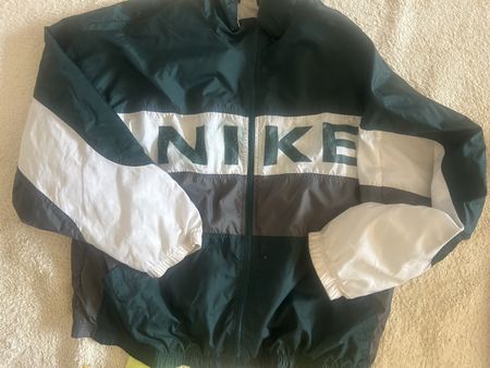 Gut erhaltene Nike Jacke, Vintage Style, Top Zustand!