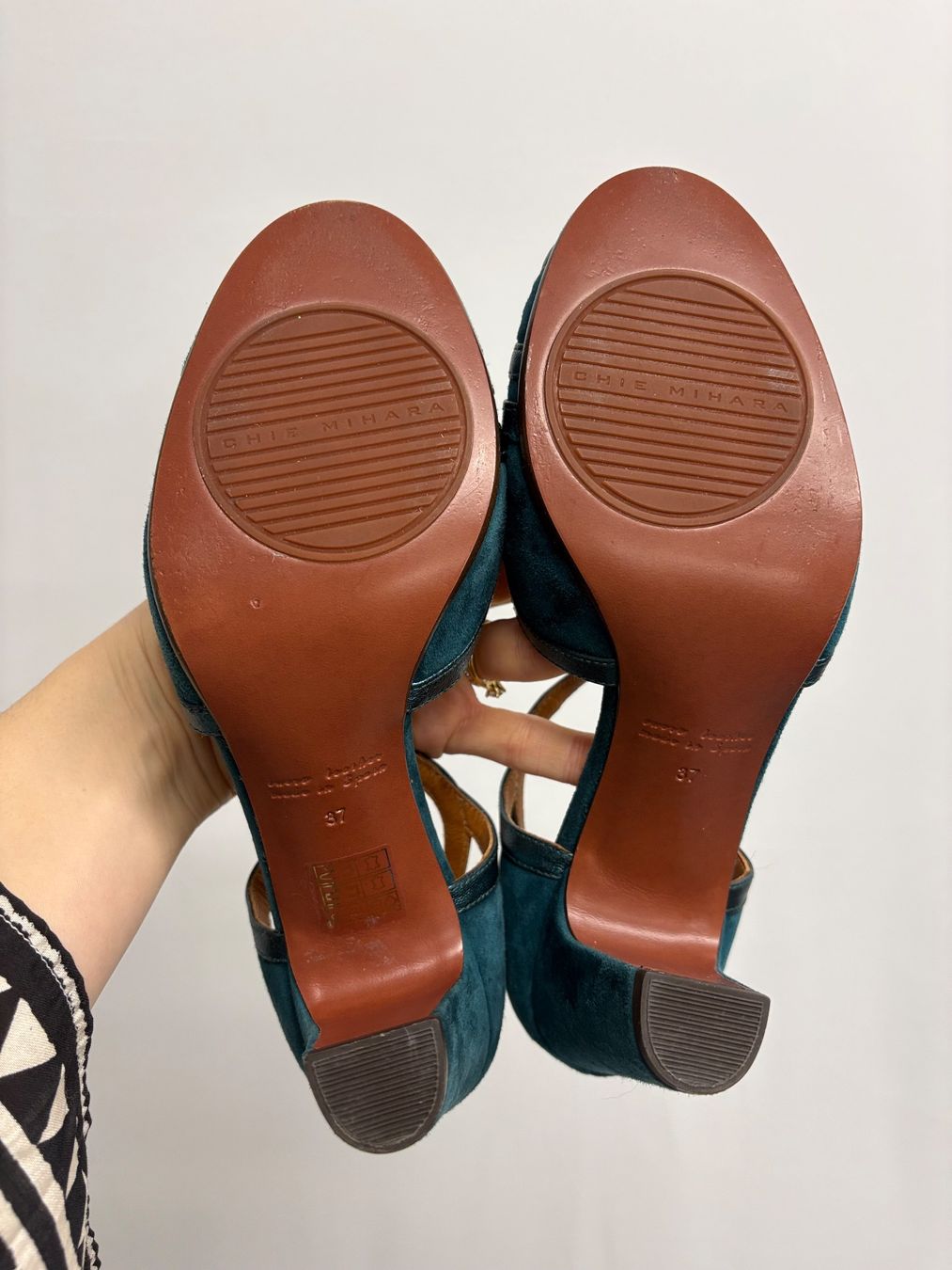 Chie Mihara Scarpe da donna: Chie Mihara Pumps Leder petrol 37 T-Strap Blockabsatz – Nuovo (secondo la descrizione) da Regensdorf venduto da secondchancefashion 6