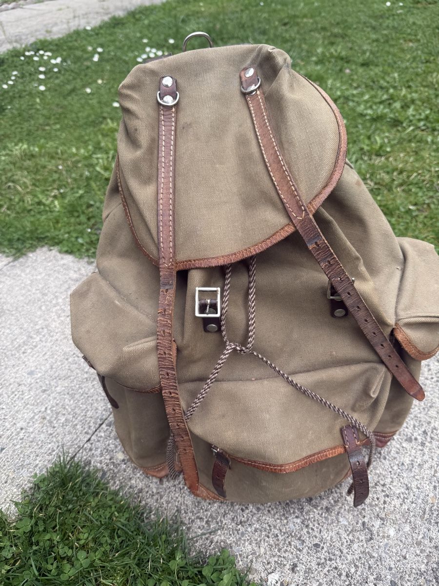 Zaini: Original Schweizer Militär Rucksack – Usato da Schlieren venduto da Flower5