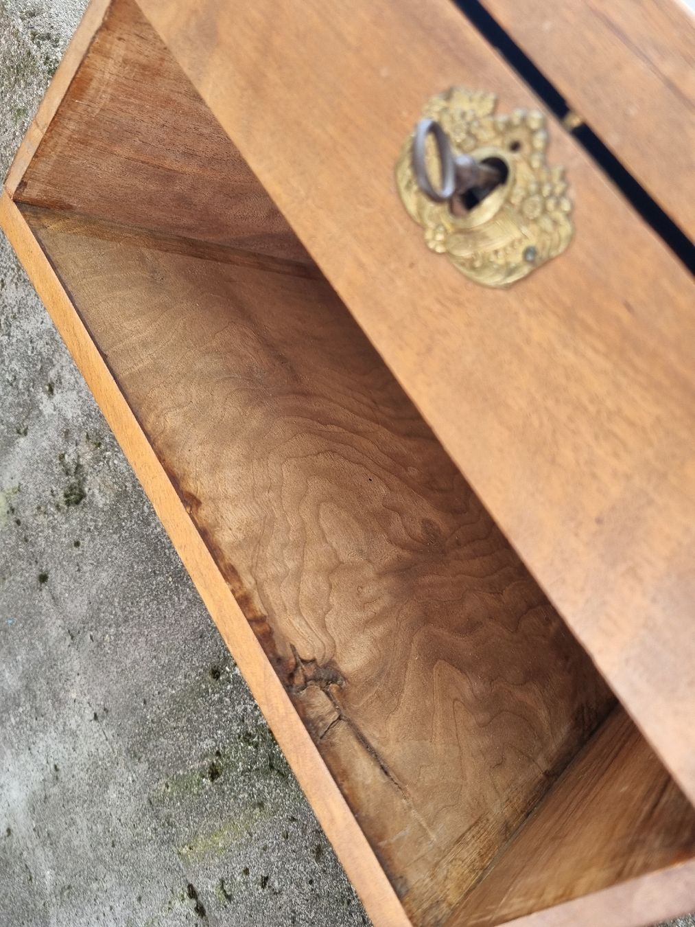 Barattoli: Alt storage box holz nussbaum 1900 – Usato da Ostermundigen venduto da vintage60 4