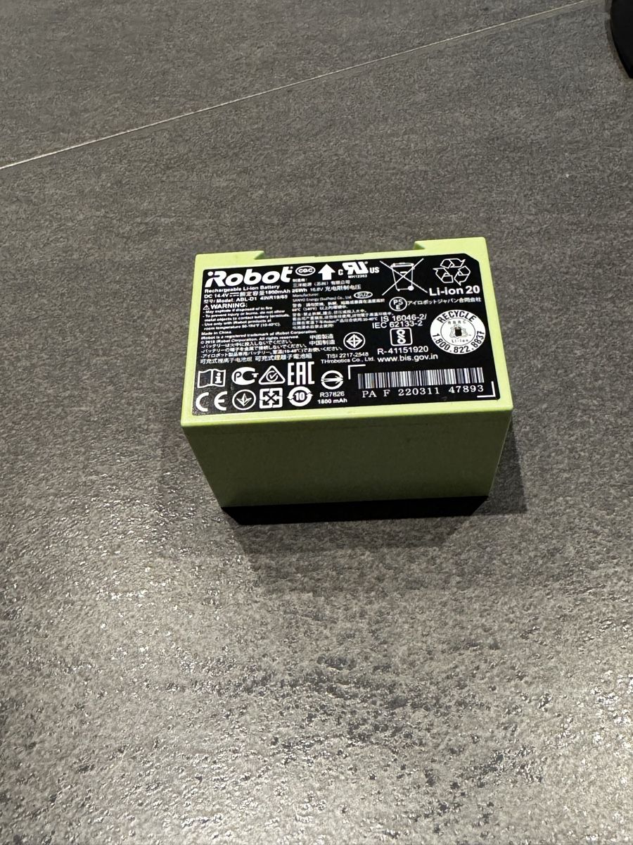 Irobot Staubsauger & Zubehör: iRobot Roomba Akku Original  – Gebraucht aus Scherz von spike22.5