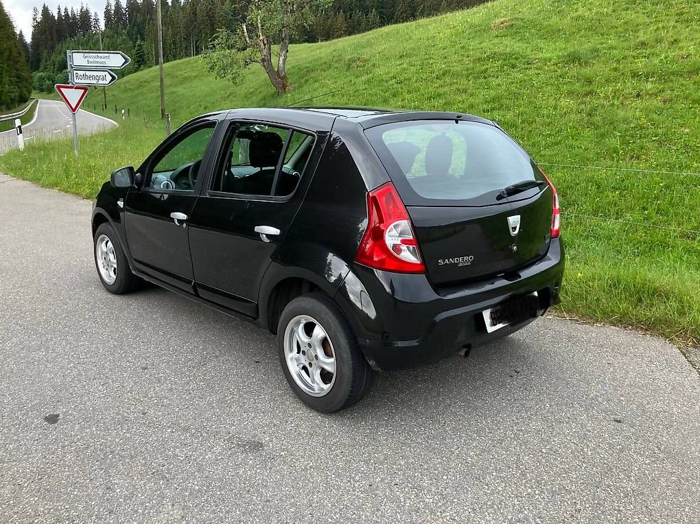 Dacia Automobili: Dacia Sandero 1.6 – Usato da Eggiwil venduto da jou70 2