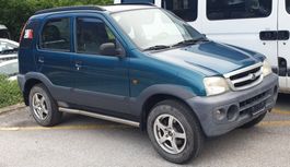 Daihatsu Terios 4x4 1.3, Automat grün, mit Rost, ab Platz