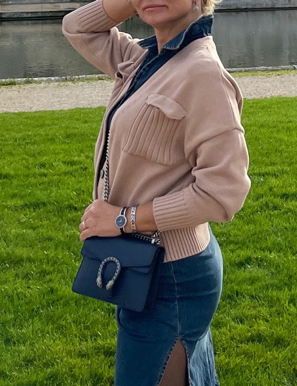 Vestes: Bomberjacke -Beige rosa Puder Farbe – Neuf (Voir description) à Gordevio par LanaZimm 1