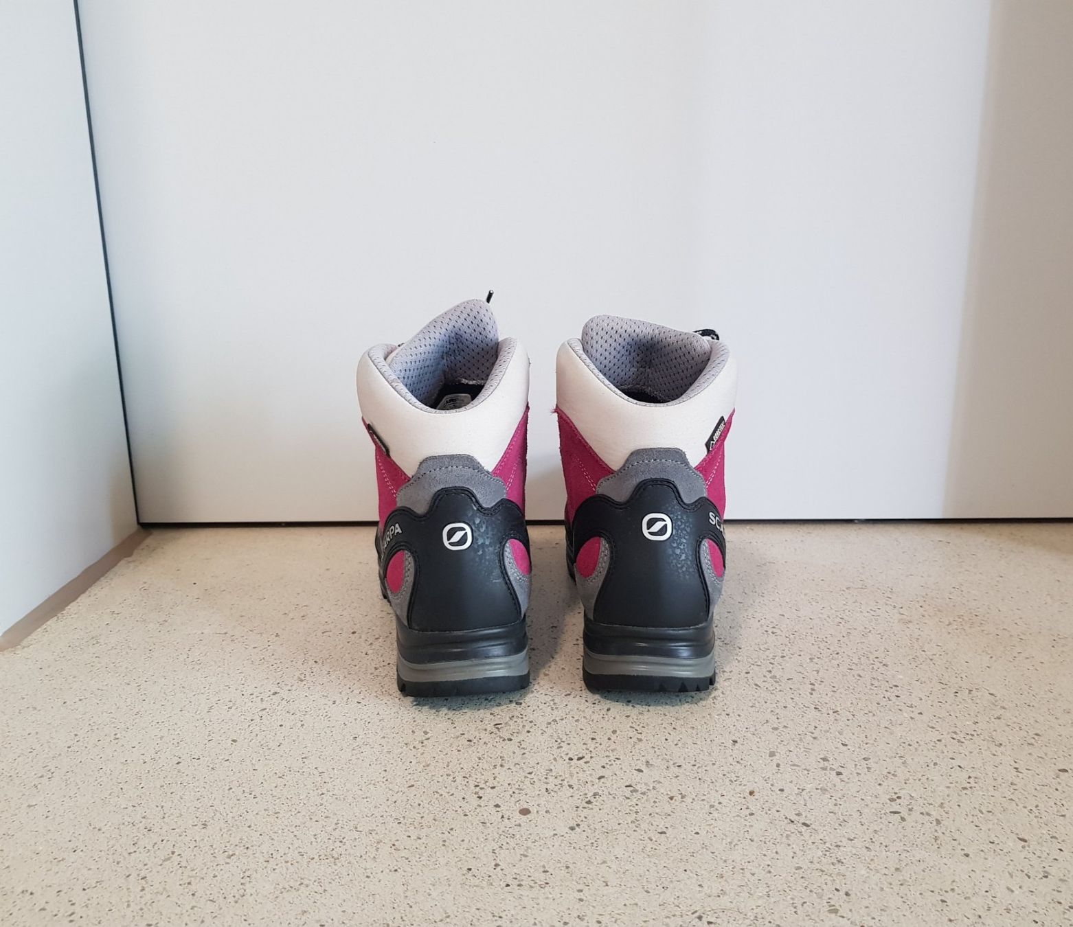 Scarpa Scarpe da uomo: Scarpa GTX Wanderschuh Grösse 39 – Usato da Basel venduto da fafa68 2