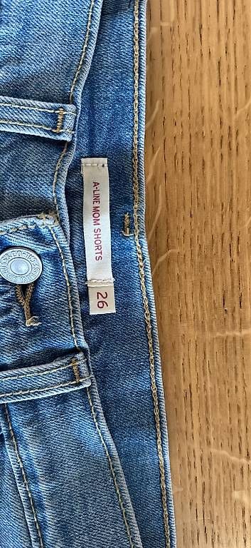 Jeans: Shorts Levi's 26 – Gebraucht aus Bern von Salamander86 2