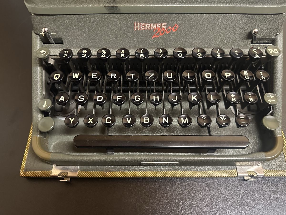 Hermès Machines à écrire: Hermes 2000 Schreibmaschine  – D'occasion à Kappel SO par pat_7gxd 3