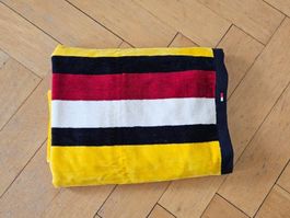 neues gelbes Badetuch Tommy Hilfiger
