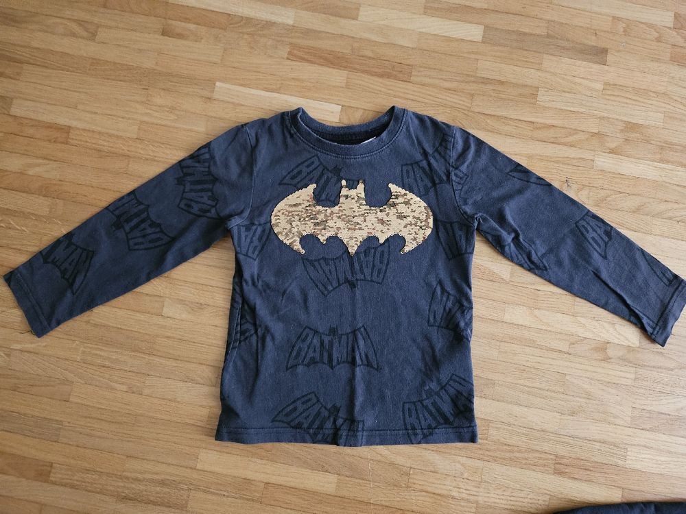 H&M Camicie, T-shirt & Polo: Batman Pailletten Langarmshirt Gr. 104 – Usato da Rapperswil SG venduto da dslemer