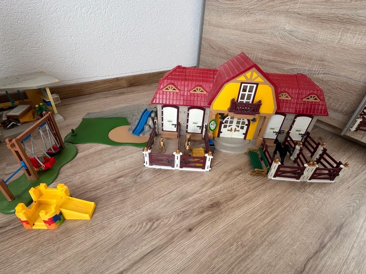Playmobil Giocattoli: Grosser Reiterhof Playmobil – Usato da Othmarsingen venduto da milanac1 2