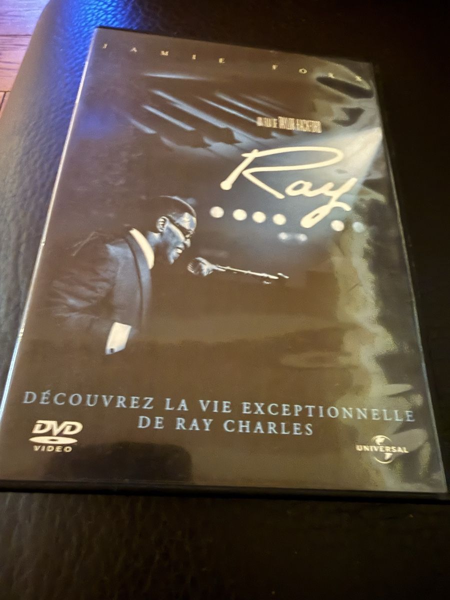 Tous les DVDs: Ray (Jamie Foxx) – D'occasion à Troinex par grigri2020
