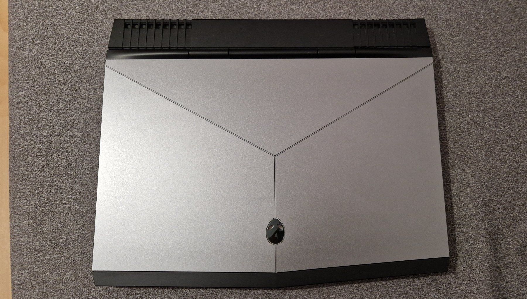 Alienware Notebooks: Ordinateur portable Alienware 13 R3 – Gebraucht aus Fleurier von Tortue26 1