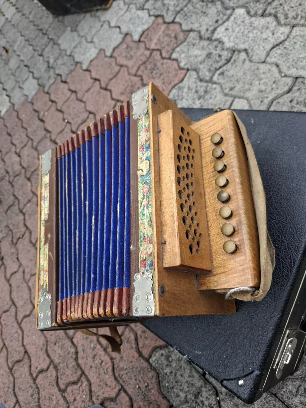 Strumenti musicali: schwyzerorgeli – Usato da Villeneuve venduto da BibiVintage 7