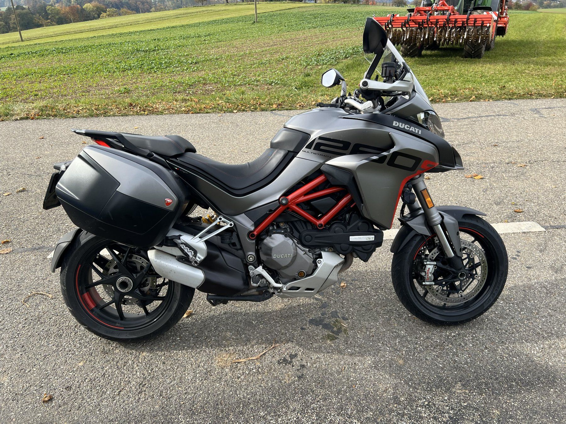 Ducati Touring: DUCATI Multistrada 1260 S Grand Tour – Gebraucht aus Zürich von Varaderov1 1