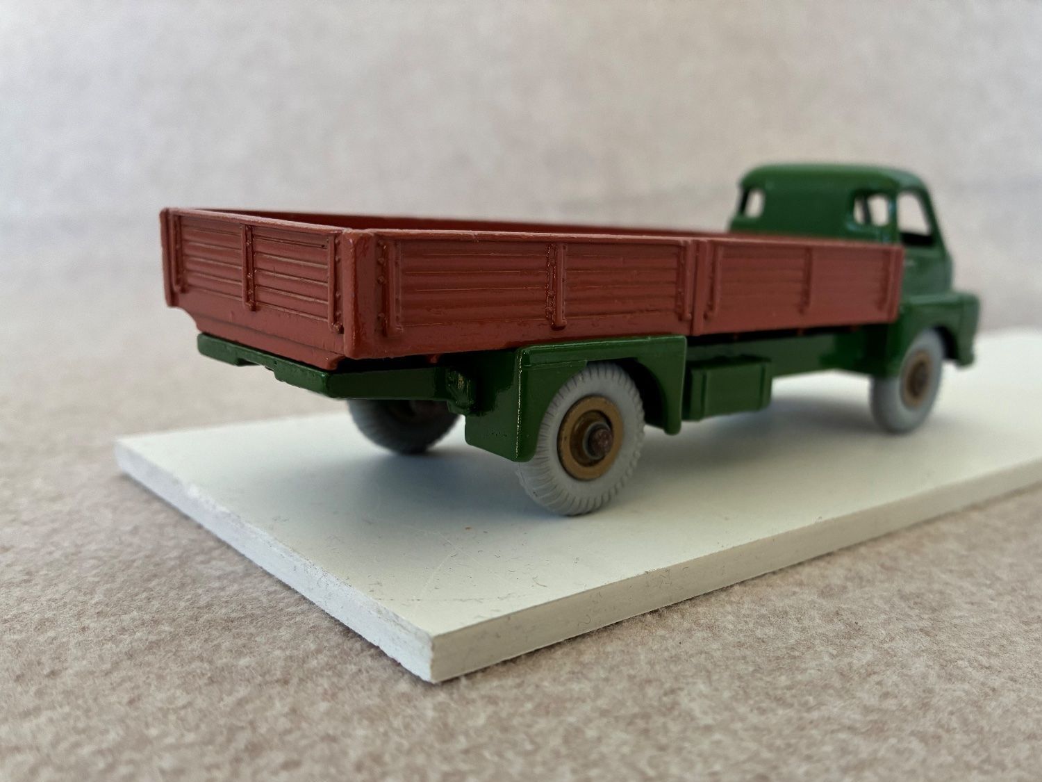 Dinky Toys Modellini d'auto: Dinky Bedford Truck – Usato da Gümmenen venduto da Supererland 3