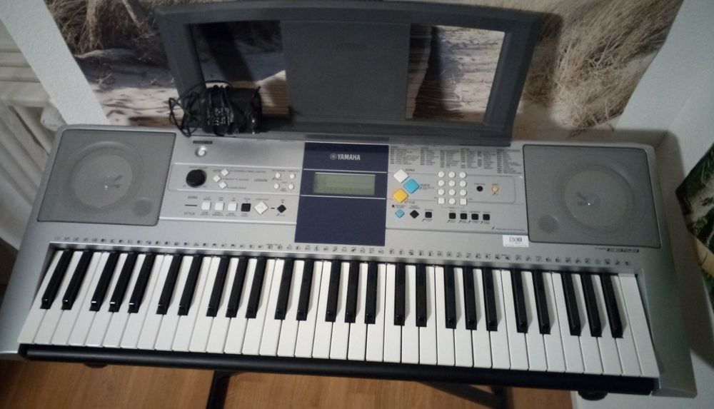 Keyboard Yamaha PSR E323 (Gebraucht) in Büron für CHF 30 – nur Abholung ...