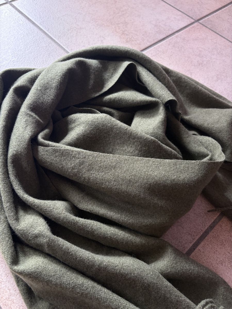 Foulard & Sciarpe: Grosser Schal – Nuovo (secondo la descrizione) da Fribourg venduto da ann_f6js 1
