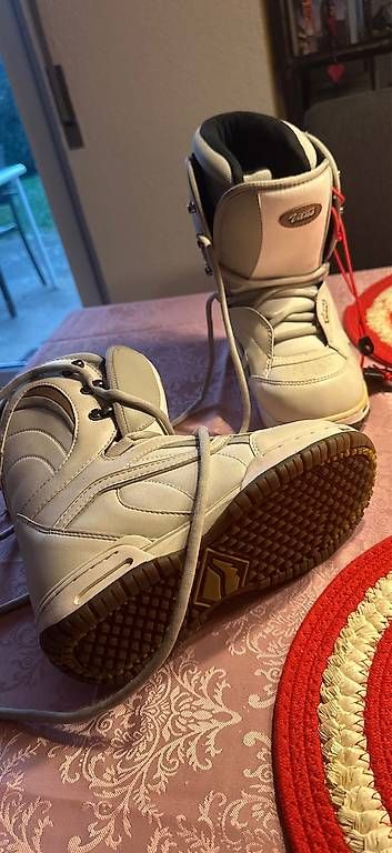 Scarpe da uomo: Snowboard Schuhe – Usato da Brugg AG venduto da Lucky55556 4