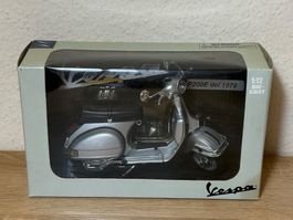 Piaggio Vespa P200E New Ray 1/12