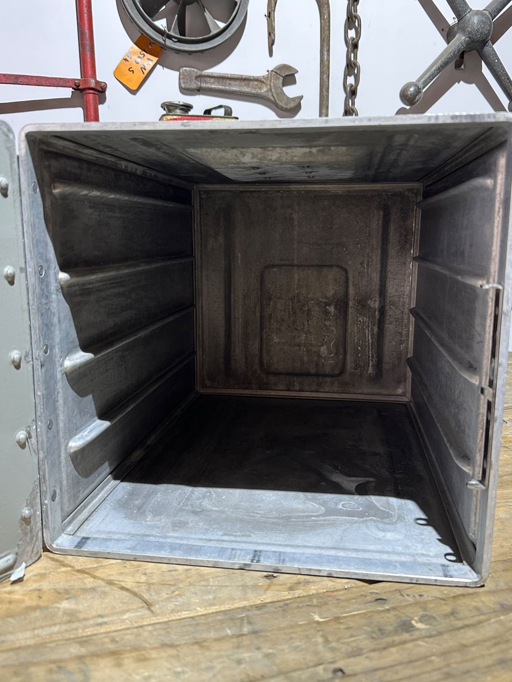 Swissair Valigie: Lufthansa Flightcase Airline Bordcontainer Luftfahrt – Usato da Luzern venduto da Fracht-Design.ch 5