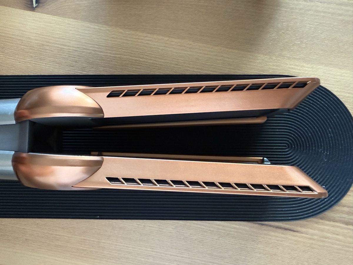 Dyson Föhn: Dyson Airstrait (neuwertig) – Gebraucht aus Schenkon von NaBr 2