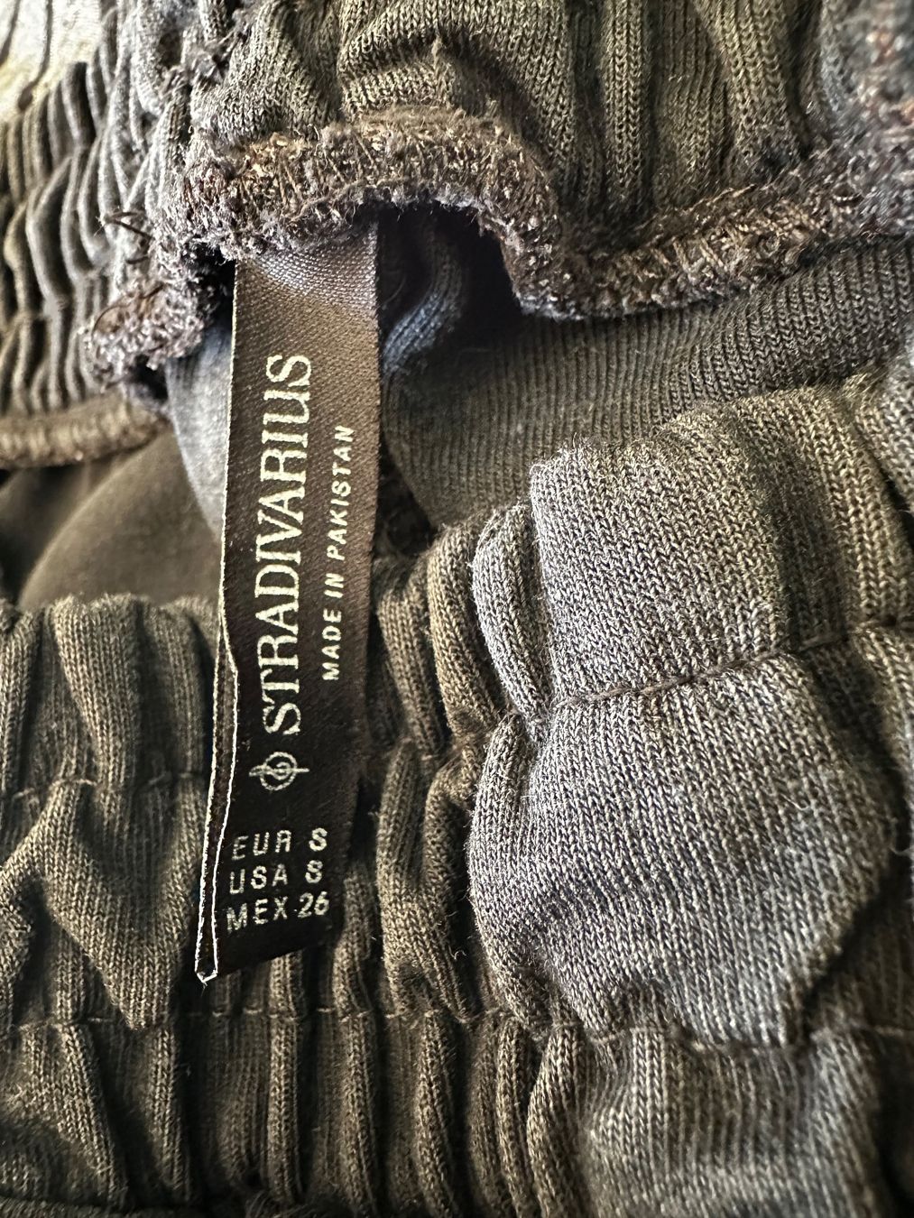 Stradivarius Pantaloni: STRADIVARIUS - Trainerhose mit Weitem Bein – Nuovo (secondo la descrizione) da Haldenstein venduto da enie123 3