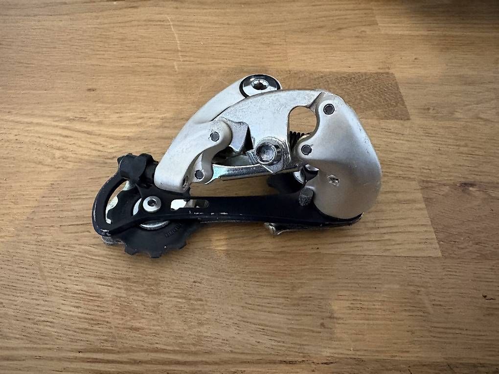 Shimano Pezzi di ricambio: Dérailleur Shimano Tiagra 9 vitesses – Usato da Biel/Bienne venduto da pat_kh7v 2