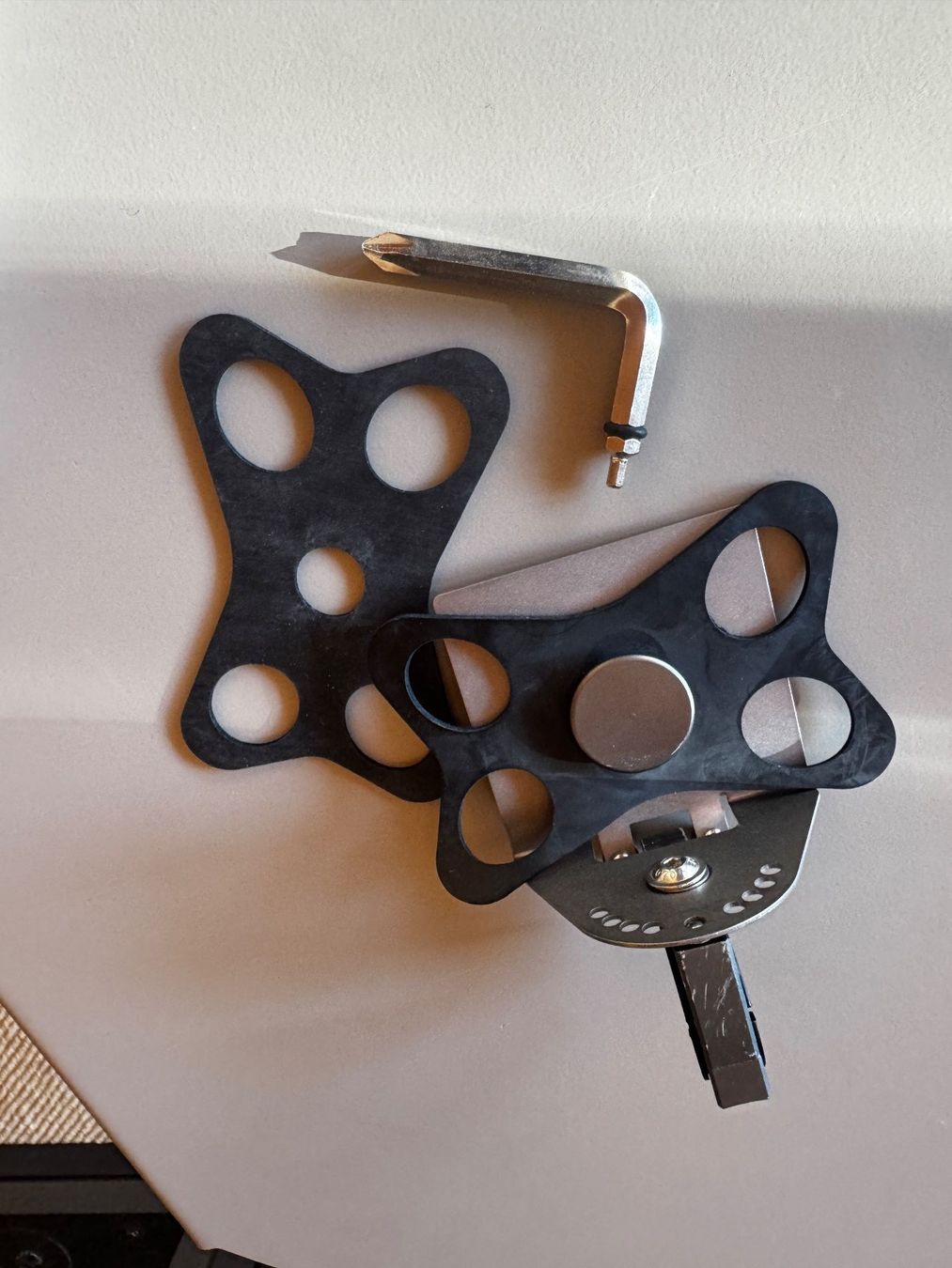 Halterungen: TiCad Universalhalter f. Smartphones – Gebraucht aus Baar von Arina2 1