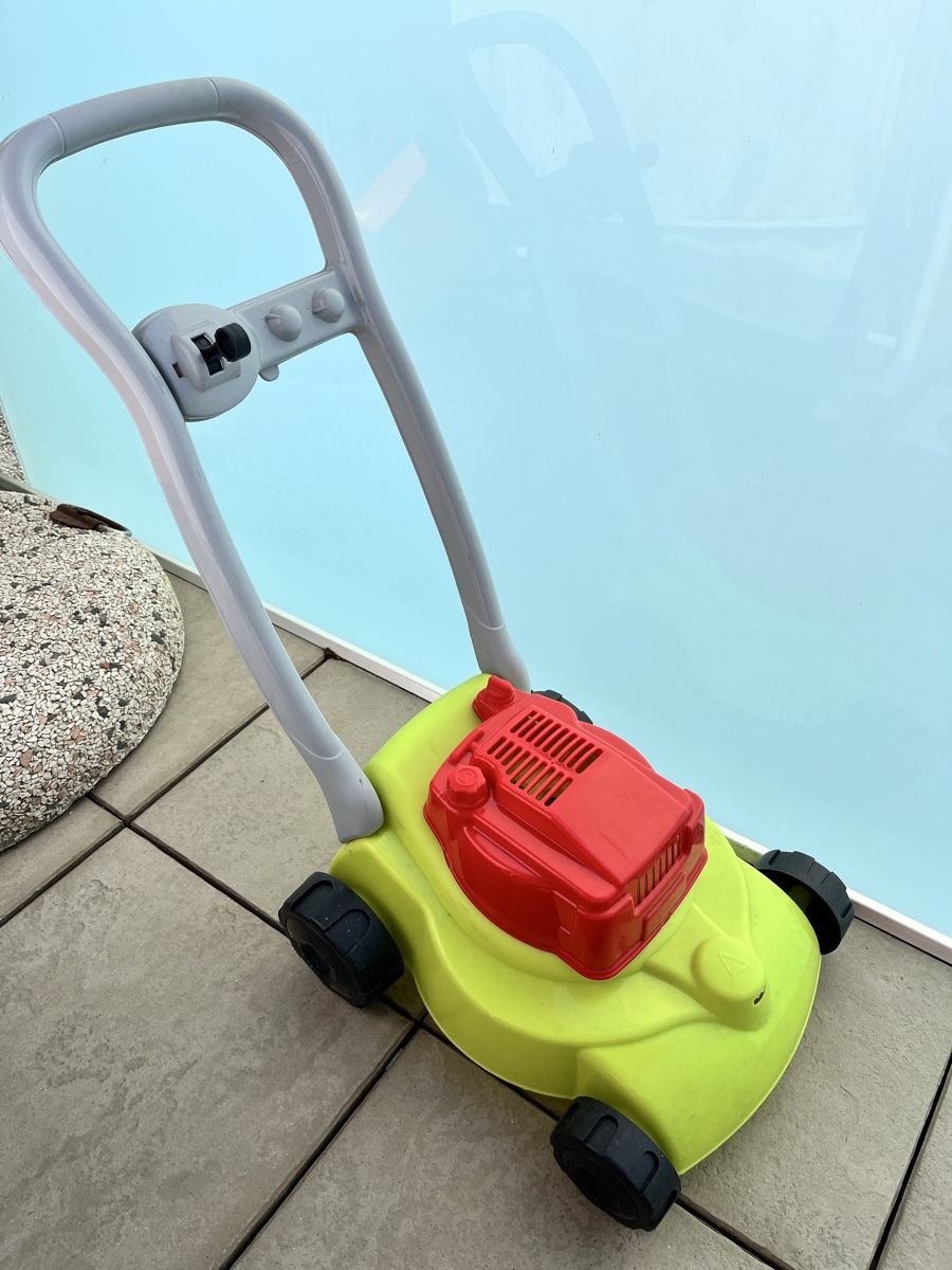 Jouets: Rasenmäher Spielzeug  – D'occasion à Agno par me_me_me