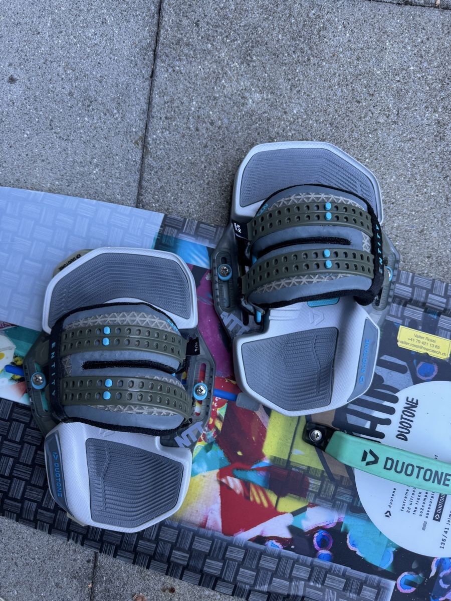 Duotone Kite: Duotone Entity Straps/Bindungen S/M – Gebraucht aus Rorbas von Ammarklein