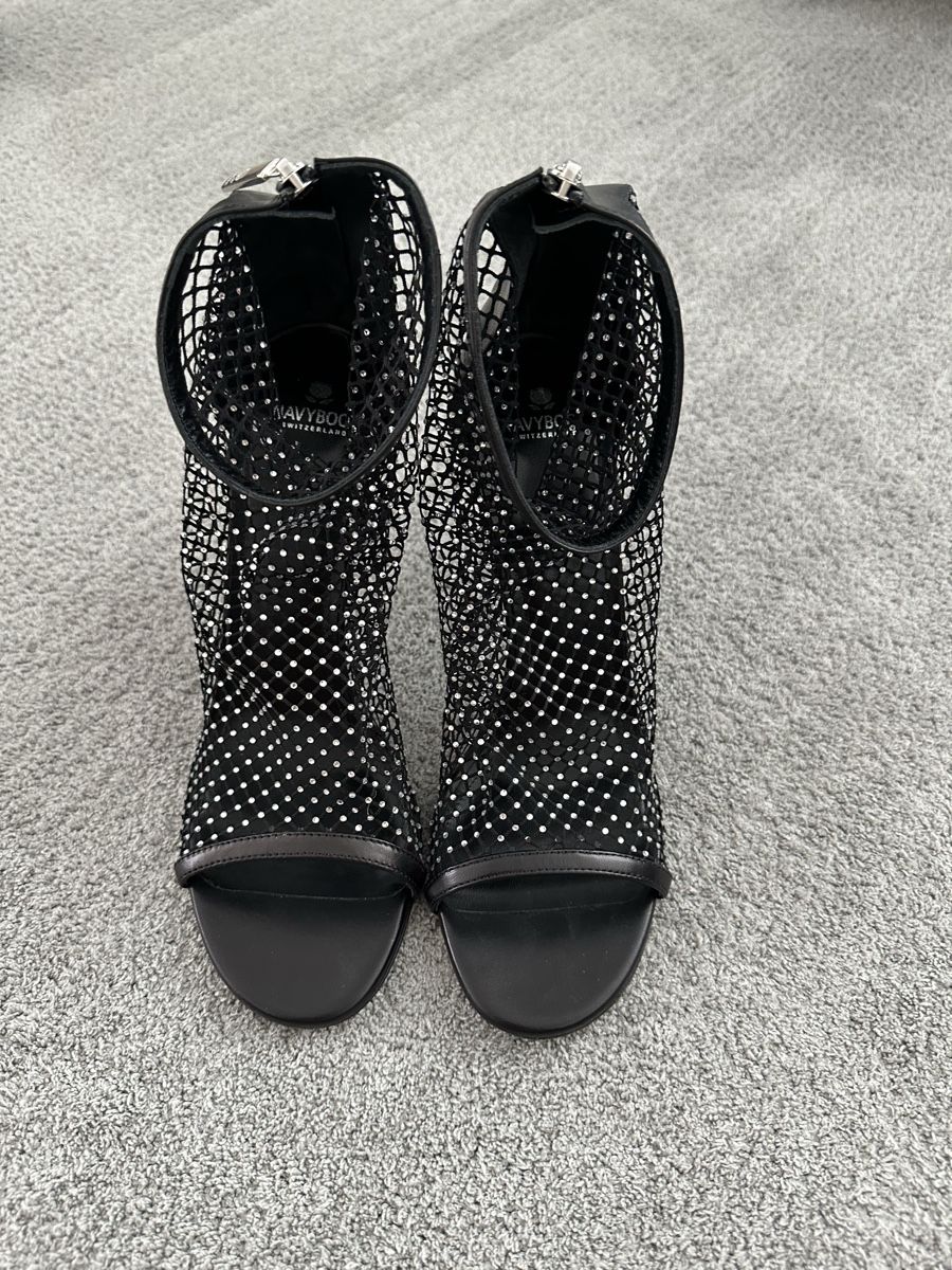 Navyboot Damenschuhe: Navyboot Sandaletten mit Strass Gr. 40 – Neu (gemäss Beschreibung) aus Bülach von car_mn78
