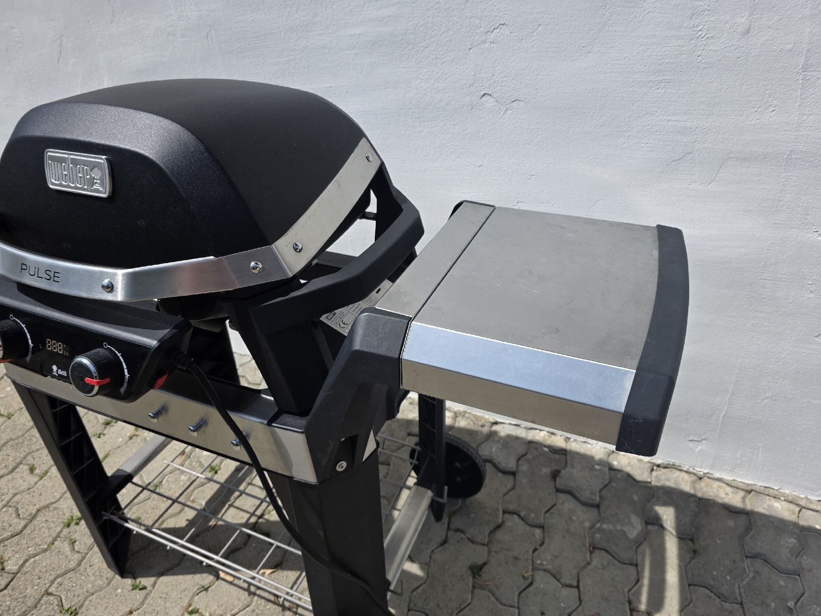 Griglie: Weber Elektrogrill Pulse 2000W mit Rollwagen – Usato da Uster venduto da Cruleye 5