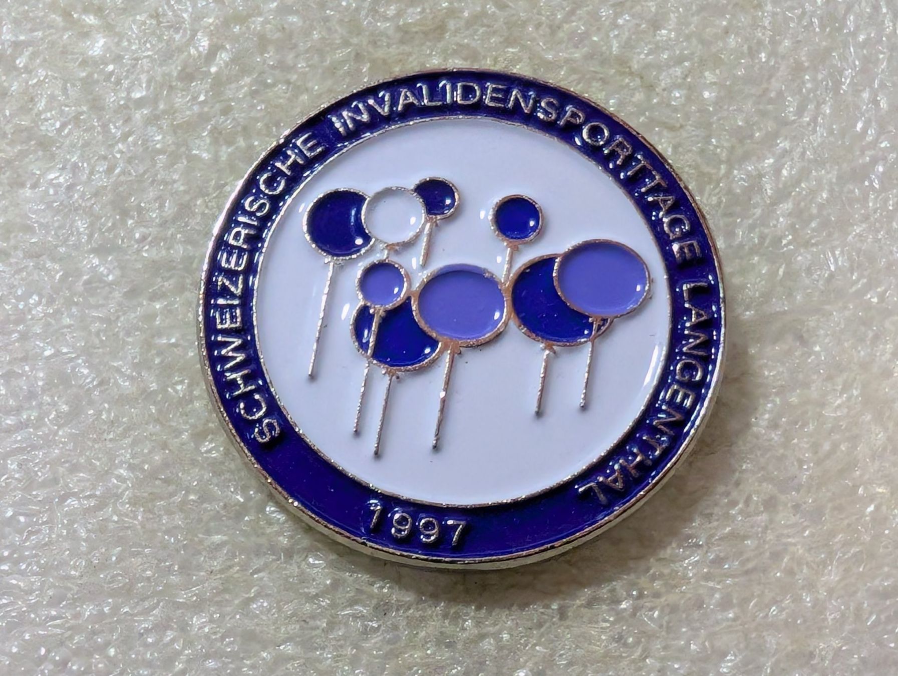 Placchette & Badge: Ansteckpin 220: Invalidensporttag Langenthal 1997 – Usato da Oppligen venduto da Pin-Fall-Shop