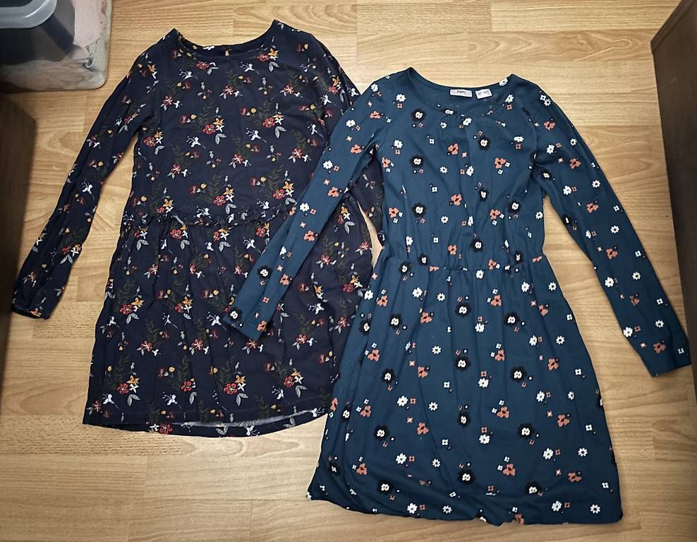 Lotti & Set di vestiti: Großes Kleiderpaket Gr.146/152 Mädchen – Usato da Leuzigen venduto da Fjleu 2