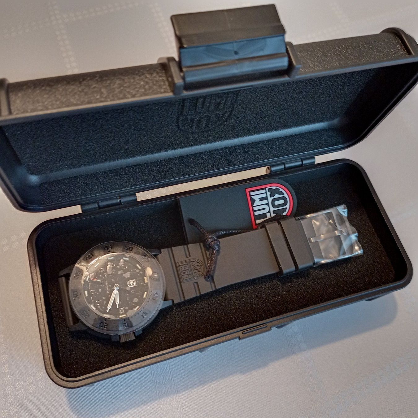 Luminox Orologi: Luminox Navy SEAL EVO Blackout neu – Nuovo e nell'imballaggio originale da Rapperswil SG venduto da WATCHTIMEBOX 1