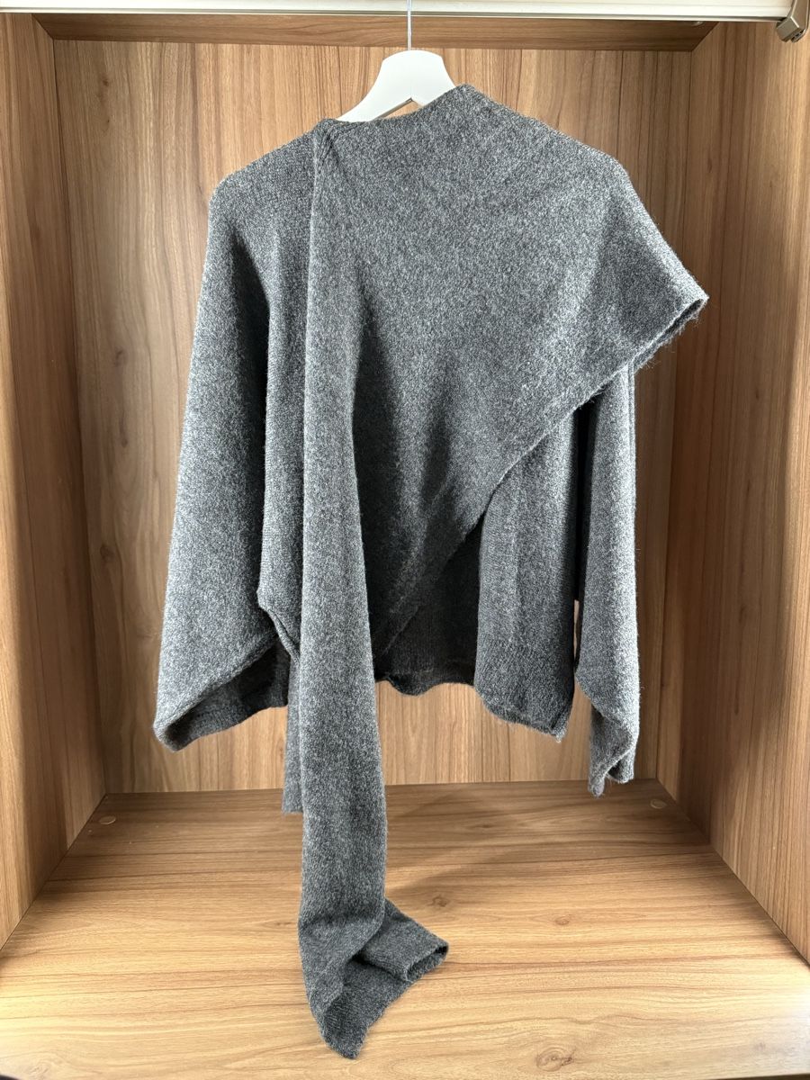 H&M Maglioni & Felpe: Pull oversize avec détail façon écharpe H&M – Nuovo (secondo la descrizione) da Vésenaz venduto da mar_xpz7 3