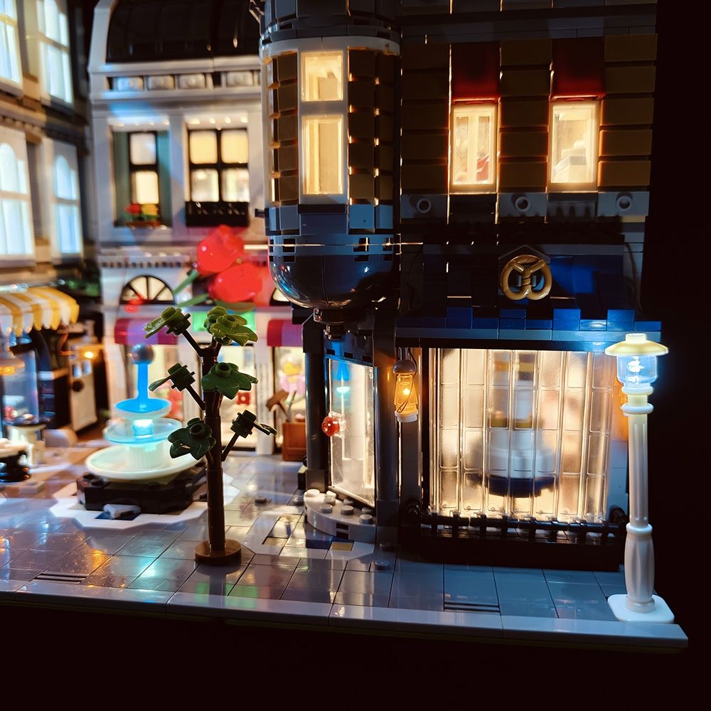 Lego Kit di costruzioni: Light Kit fur - Lego Assembly Square 10255 (only Light Kit) – Nuovo (secondo la descrizione) da Glattbrugg venduto da har_jgc7 2