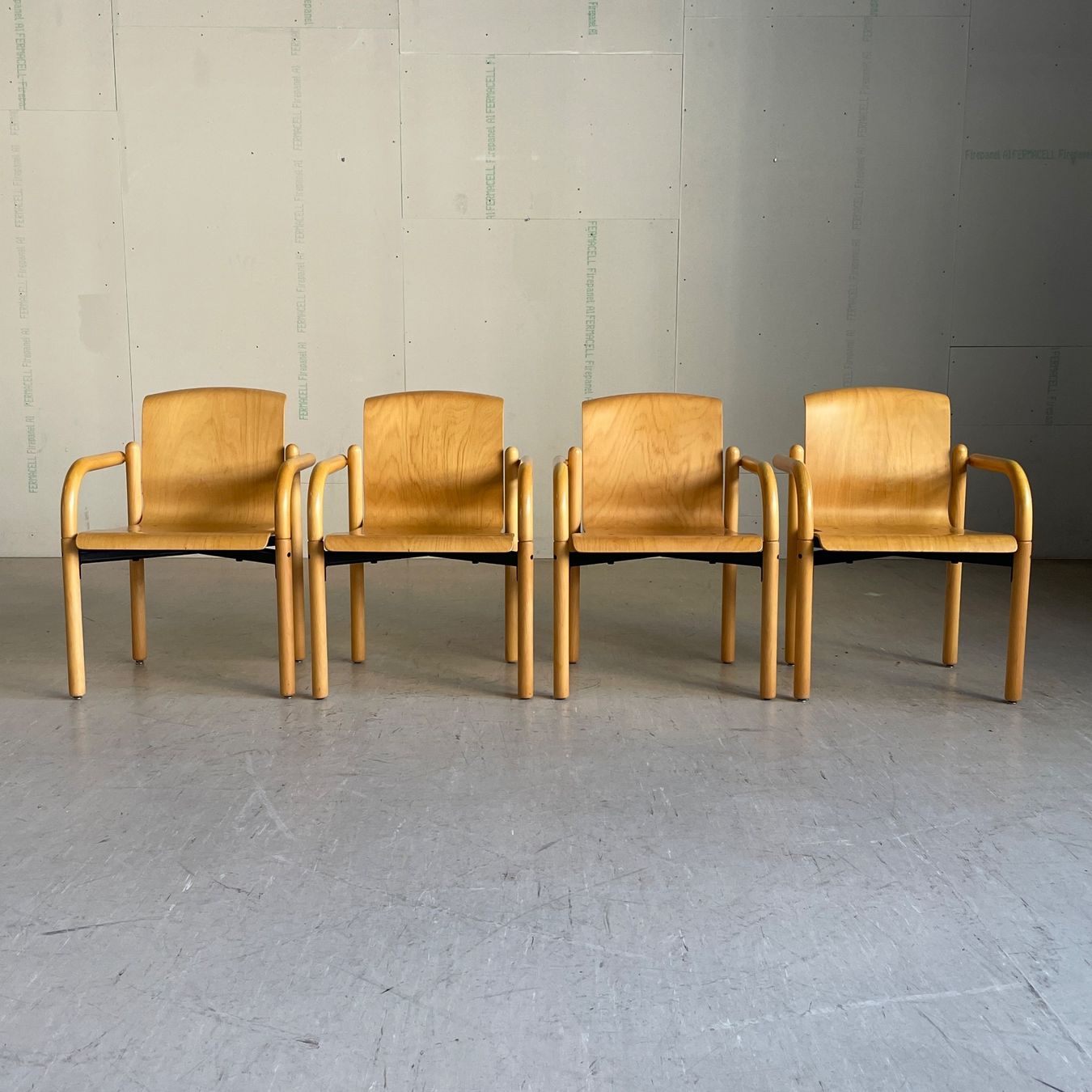 Dietiker Sedie: 4er Set 1980er Beizenstühle von Thonet – Usato da Bern venduto da Modern-Era 5