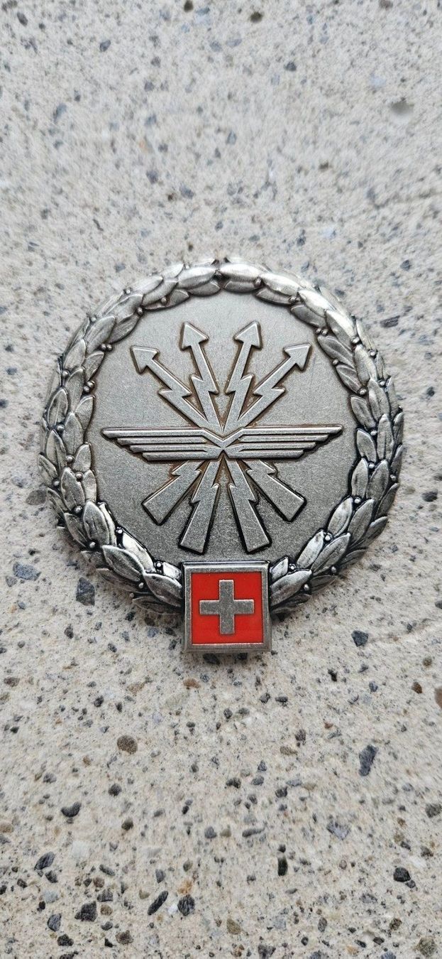 Schweizer Armee Placchette & Badge: *** Beretemblem Silber Schweizer Armee *** – Nuovo e nell'imballaggio originale da Riedholz venduto da fr_sIruP