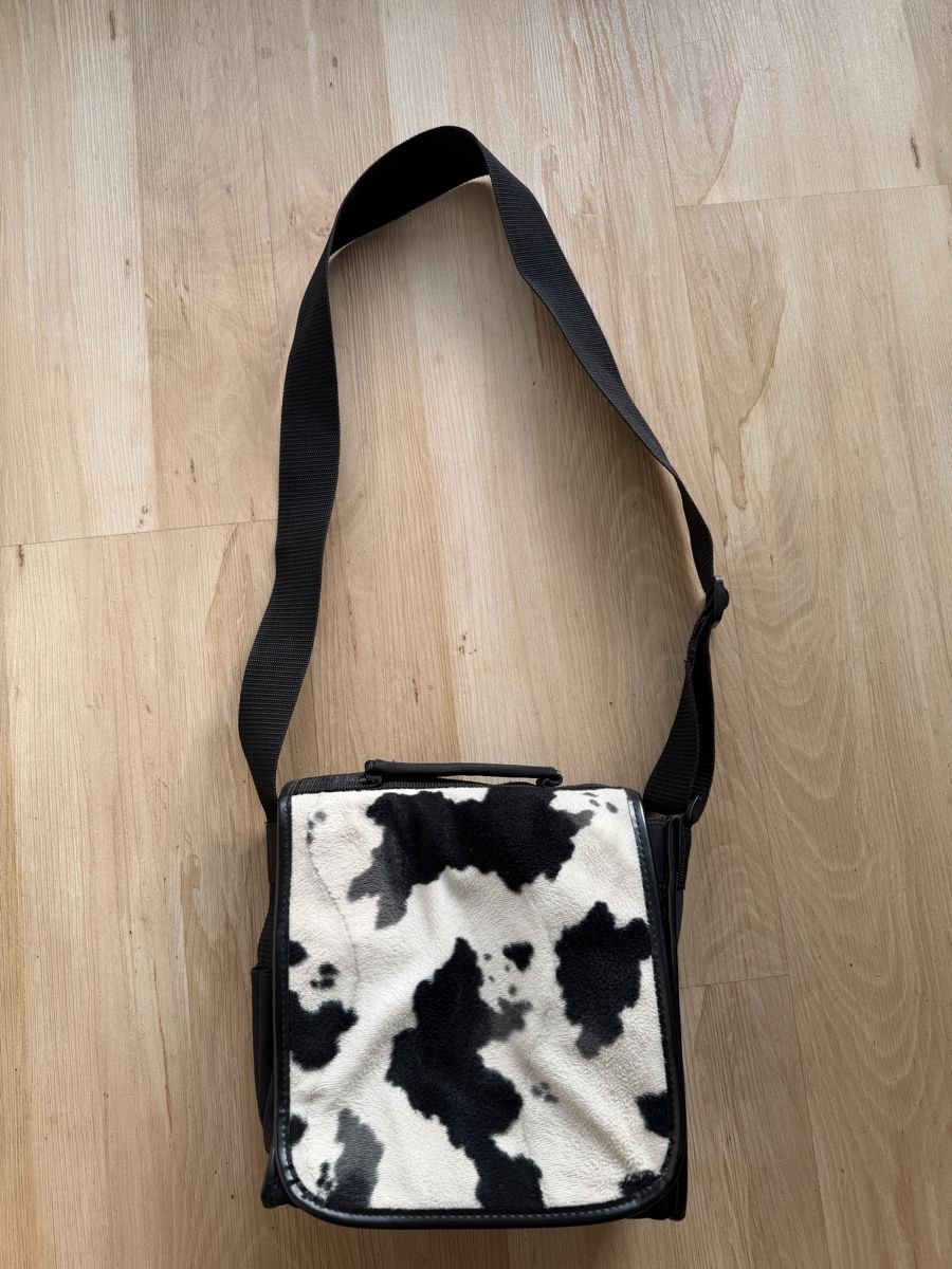 Taschen für Damen: Handtasche schwarz mit Kuhfelloptik – Gebraucht aus Chur von mir_8ns7 2
